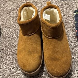 SO Women’s Wedge Ankle Boots in Chestnut